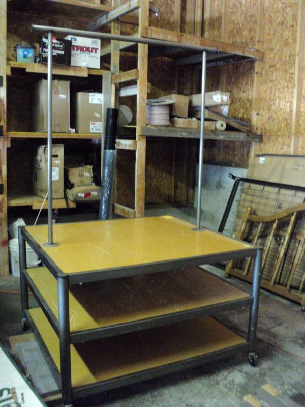 lot 10056 image: Retail display, three shelf, clothing rack top, 43 x 47 x 80(with rack) 