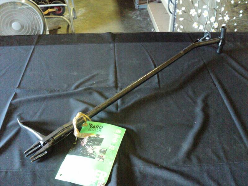 lot 10113 image: Yard Butler pocket Weeder