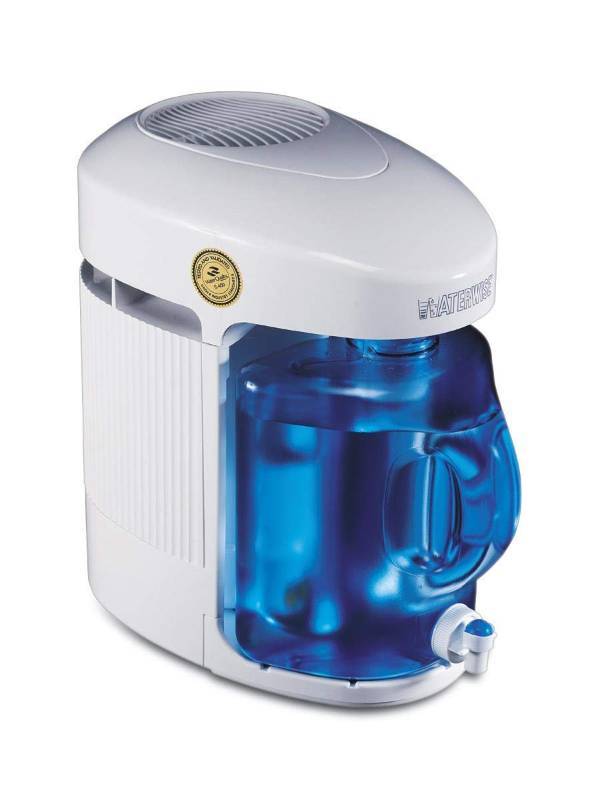 lot 7225 image: Waterwise 9000 Countertop Steam Distiller