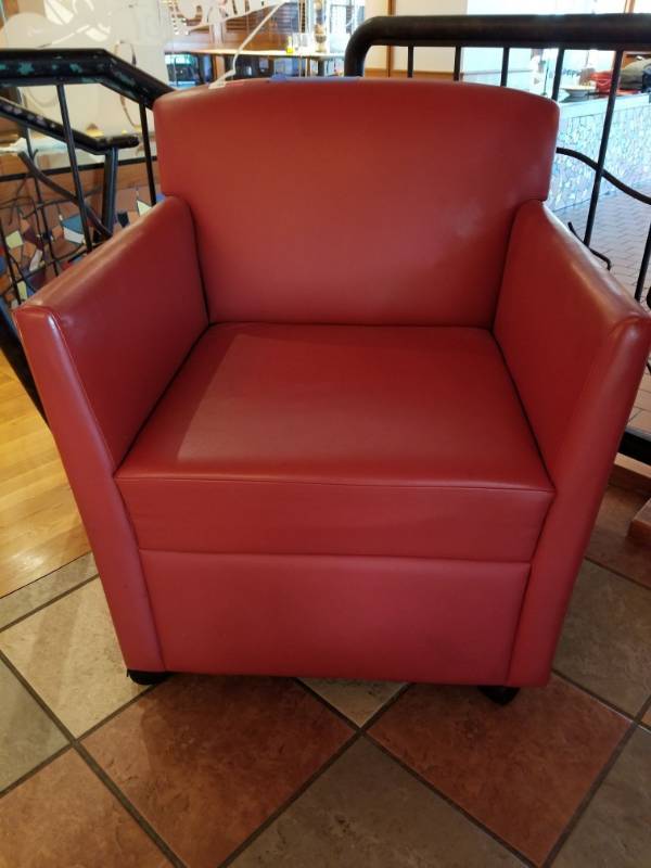 lot 6730 image: Red Leather Chair On Wheels