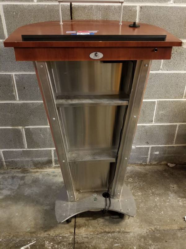 lot 6820 image: Hostess Stand