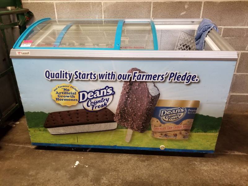 lot 6824 image: Caravell Ice Cream Freezer