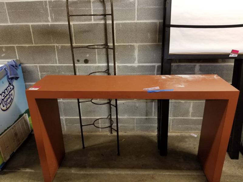 lot 6825 image: Metal Rack and Table