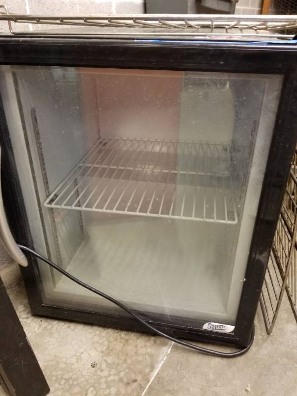 lot 6826 image: Minus Forty Mini Fridge 04-CSGF-L2-2SH