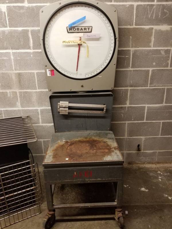 lot 6828 image: Hobart Food Scale Model 7112