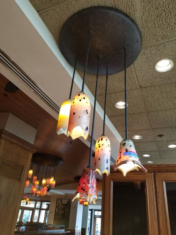 lot 6831 image: 5 Light Blown Glass Chandelier