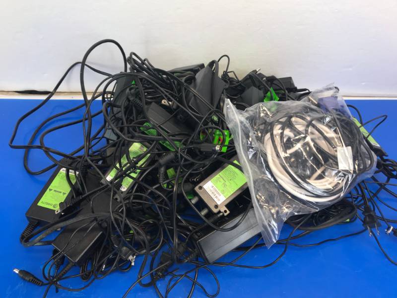 lot 3077 image: LOT OF POWER SUPPLIES