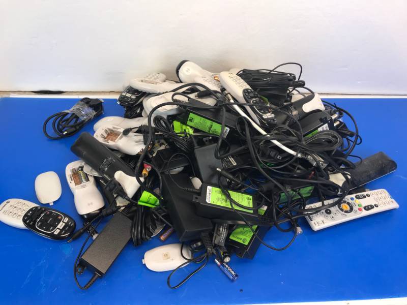 lot 3078 image: LOT OF POWER SUPPLIES