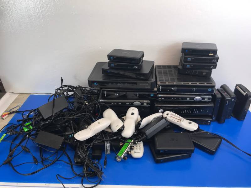 lot 3079 image: LOT OF ELECTRONICS
