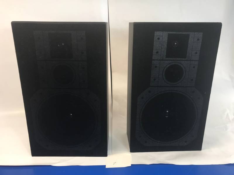 lot 3082 image: PAIR OF VINTAGE SPEAKERS