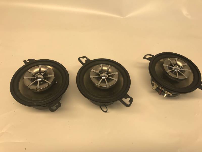 lot 3113 image: BLAUPUNKT GTX 352 110W - 25 W SPEAKERS