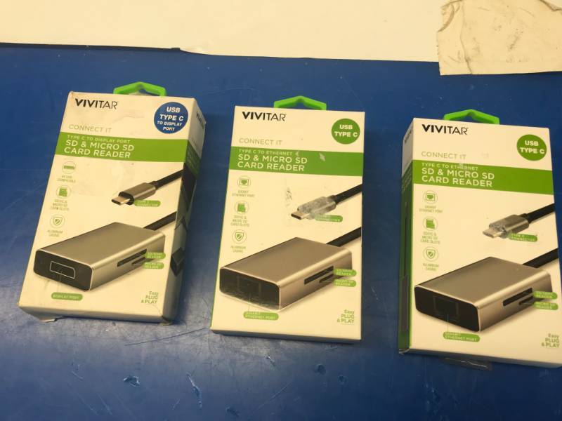 lot 3148 image: VIVTAR SDMICRO SD CARD READER