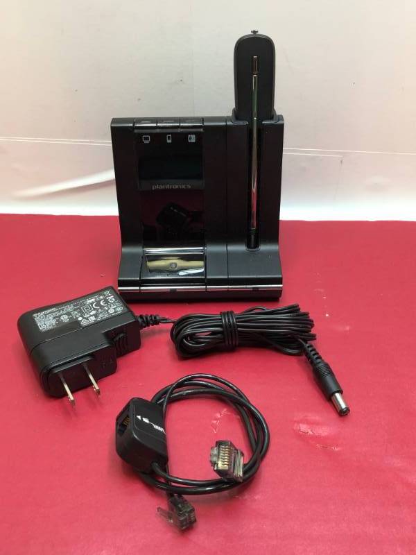 lot 3194 image: PLANTRONICS WIRELESS HEADSET