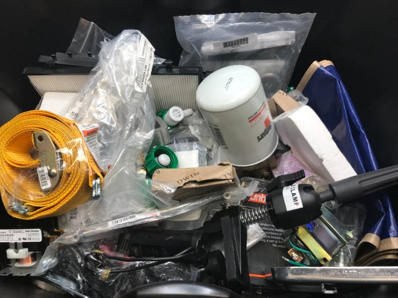 lot 3000 image: LOT OF MIX HARDWARE