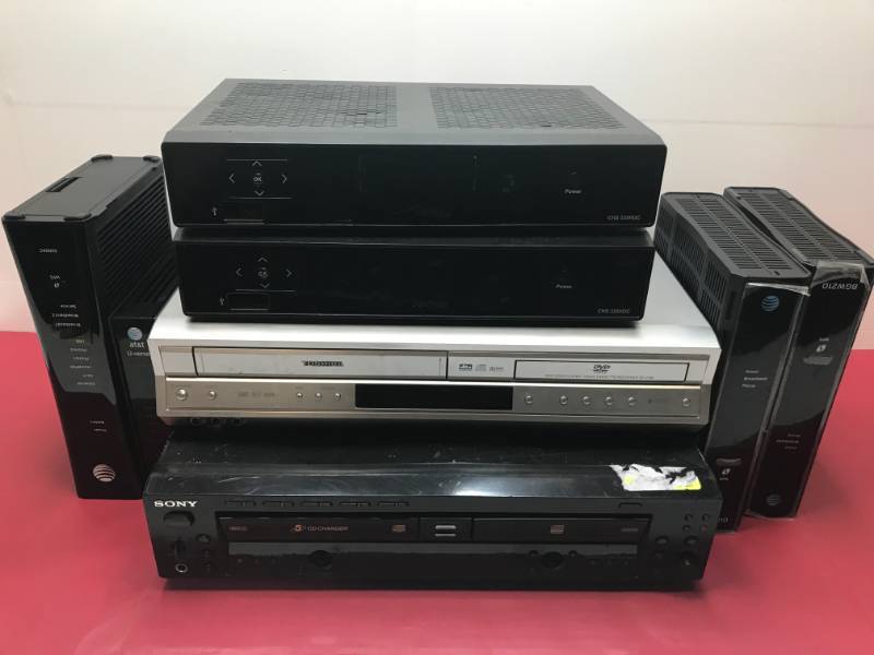 lot 3012 image: LOT OF MIX ELECTRONICS