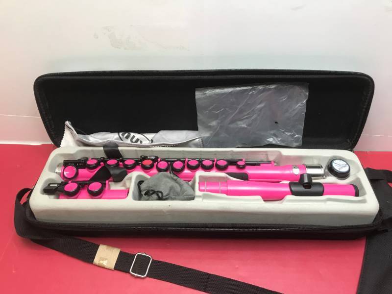 lot 3032 image: NUVO STRAIGHT HEAD STUDENT FLUTE