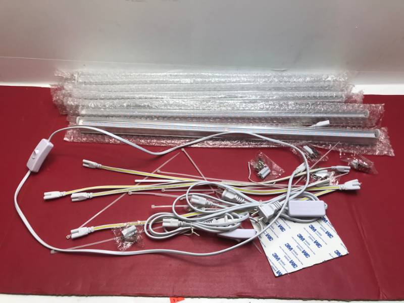 lot 3040 image: MONIOS L T5 LED GROW LIGHT FIXTURE