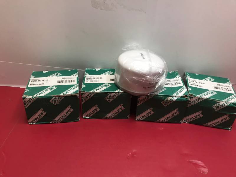 lot 3052 image: LOT OF STAUFF OIL FILTER