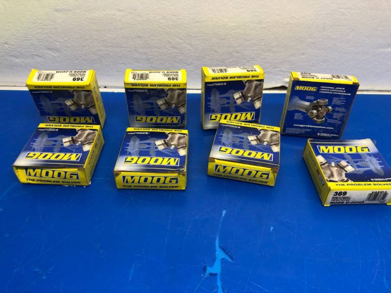 lot 3213 image: LOT OF 6 MOOG U JOINT