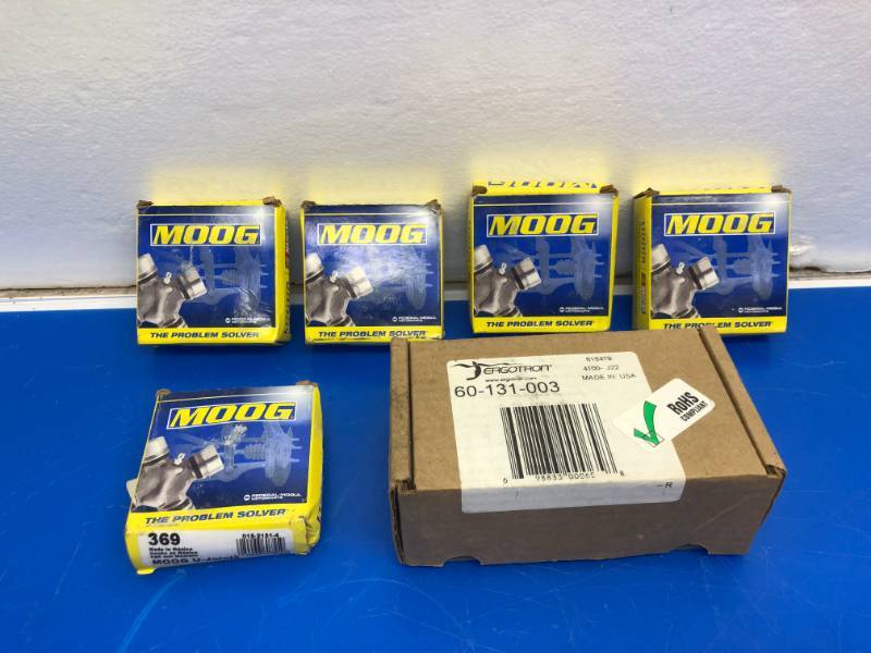 lot 3214 image: LOT OF MOOG U JOINT