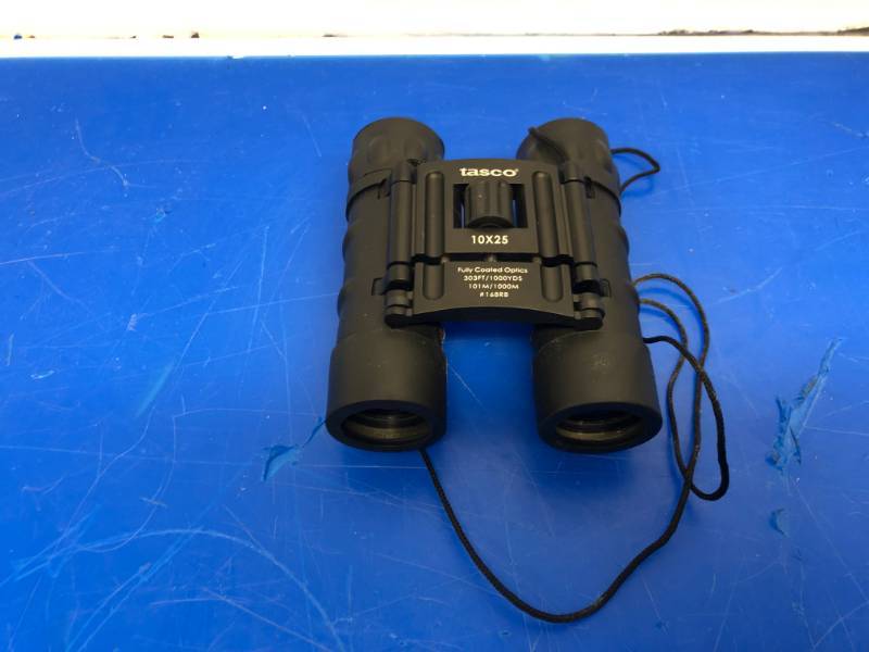 lot 3221 image: TASCO BINCULARS 10X25