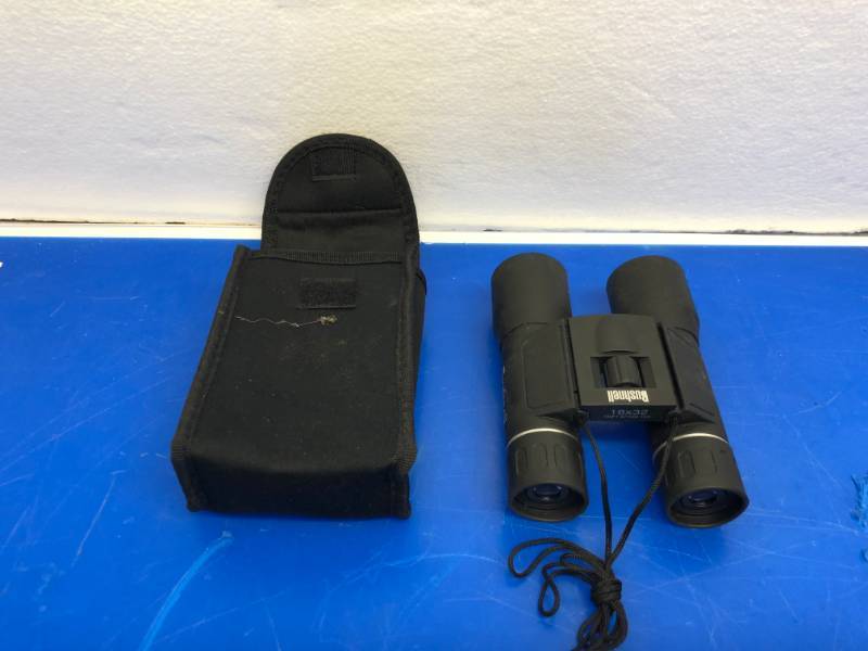 lot 3223 image: BUSHNELL 16X32 BINOCULARS