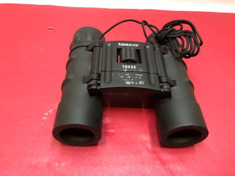 lot 3229 image: TASCO BINCULARS 10X25