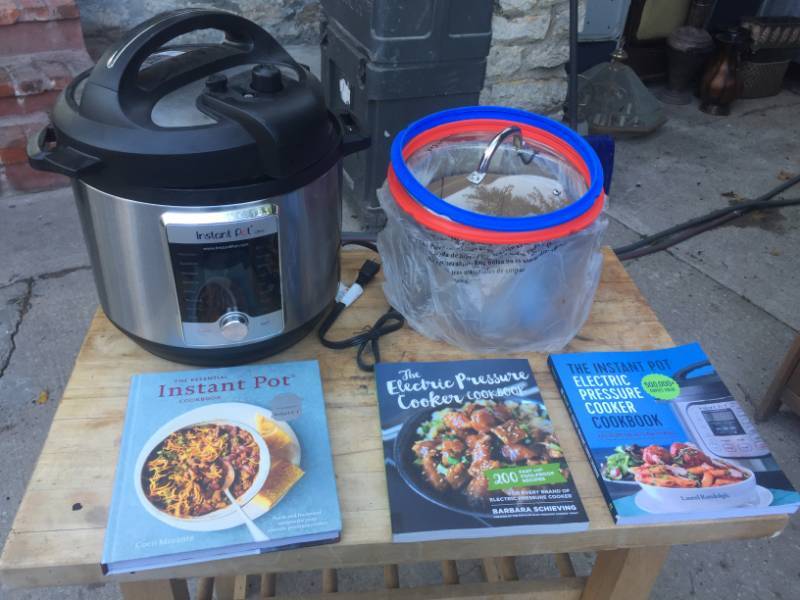 lot 1055 image: INSTANT POT COMBO