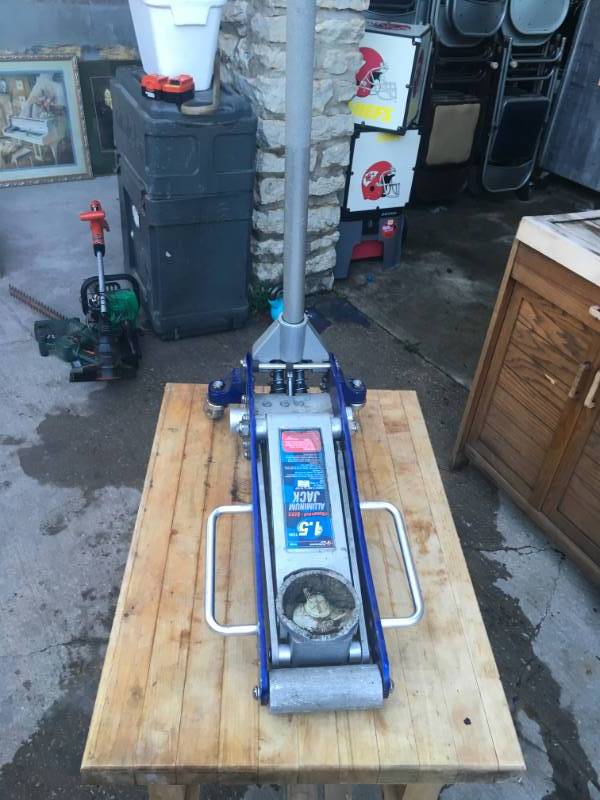 lot 1031 image: 1.5 TON JACK