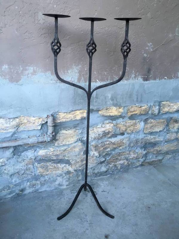 lot 1039 image: METAL CANDEL HOLDERS