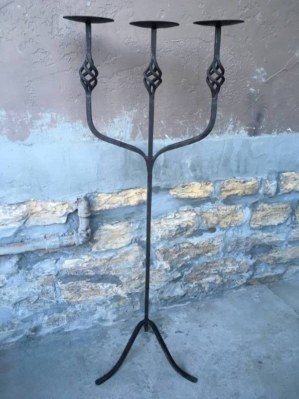 lot 1040 image: METAL CANDEL HOLDERS