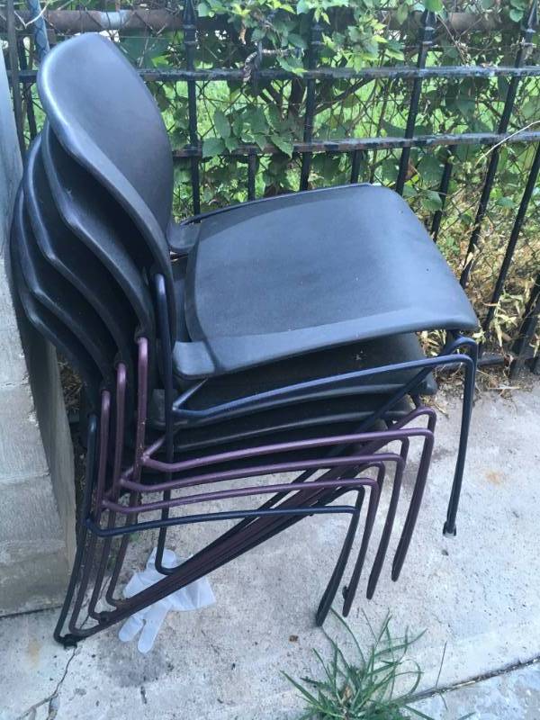 lot 1045 image: LOT OF METAL CHAIRS