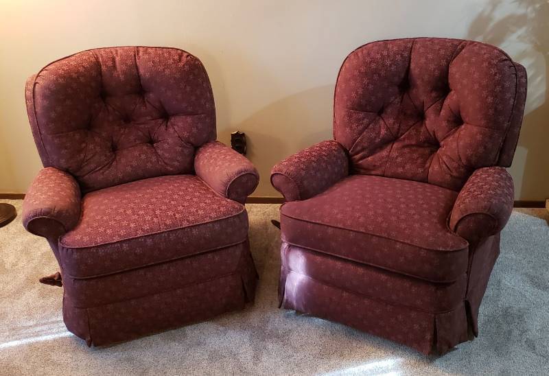 lot 1297 image: Pair of Lane Burgandy Swivel Rocker Recliners
