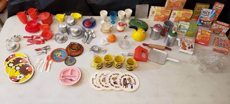 lot 1322 image: Lot of Vintage Playhouse Kitchen Sets - plastic, tin, and cardboard items