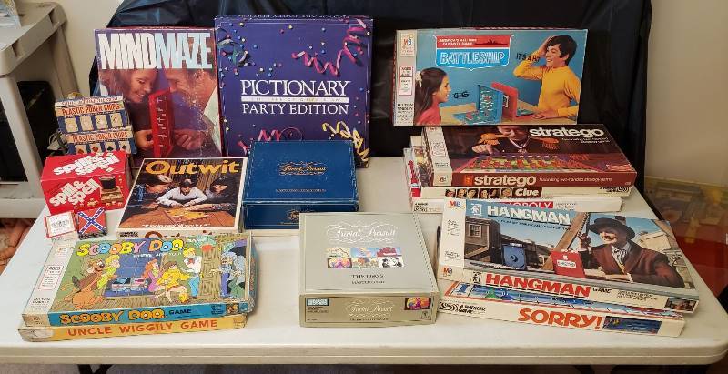 lot 1343 image: Lot of (14)Vintage Games and some Poker Chips & Cards