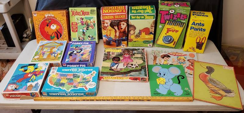 lot 1344 image: Lit of Kids Vintage Games (4)and Puzzles (10)