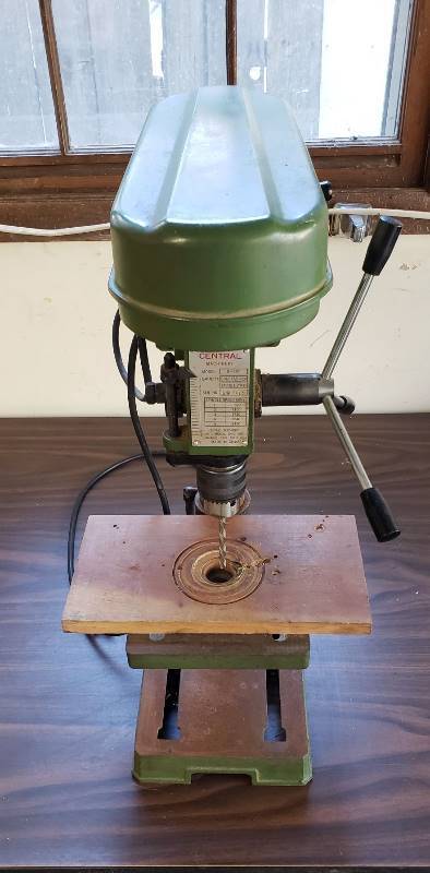 lot 1367 image: Central Machinery 12  Chuck Bench Drill Press Model S-987 - WORKS