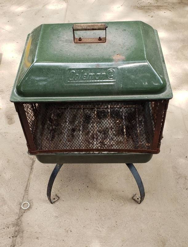 lot 1382 image: Coleman Patio Screen Fire Pit - 28  x 22  x 43