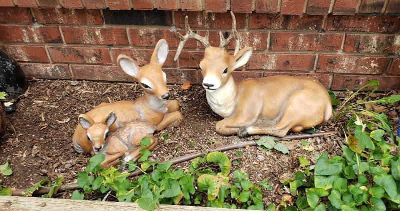 lot 1390 image: Set of Concrete Deer Family Statues