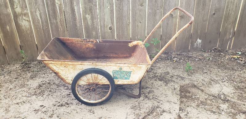 lot 1400 image: Vintage Gardeneer Haul-It-All Garden Cart