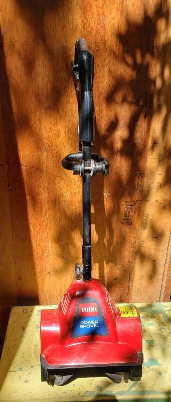 lot 1410 image: Toro Power Shovel- Works - Adjustable Handle