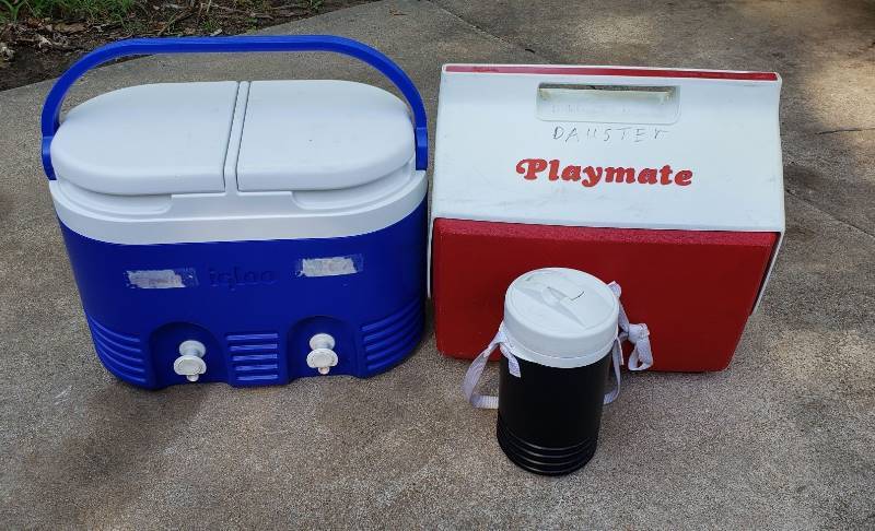 lot 1441 image: Lot of Igloo Cooler  2 Water Dispensers
