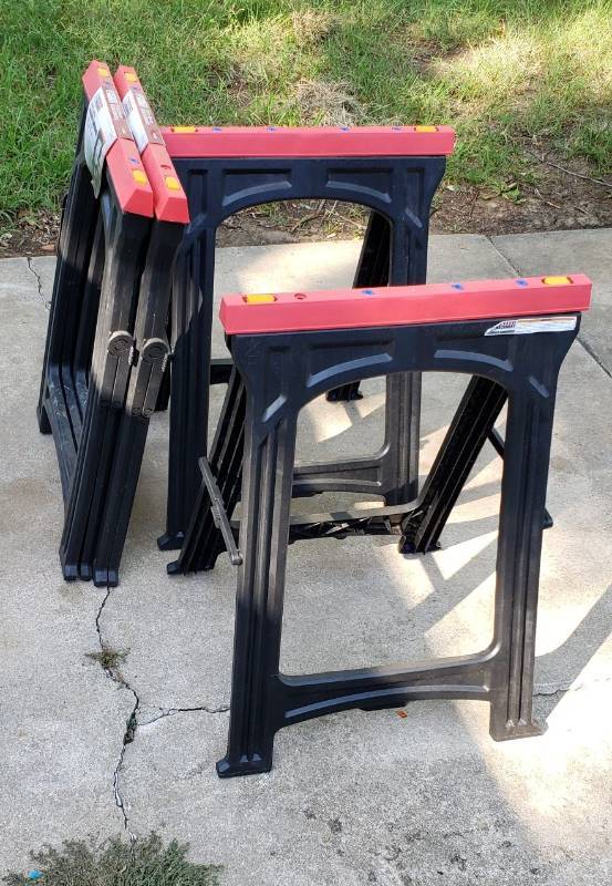 lot 1442 image: 2 Pair of Central Machinery Plastic Folding Sawhorses