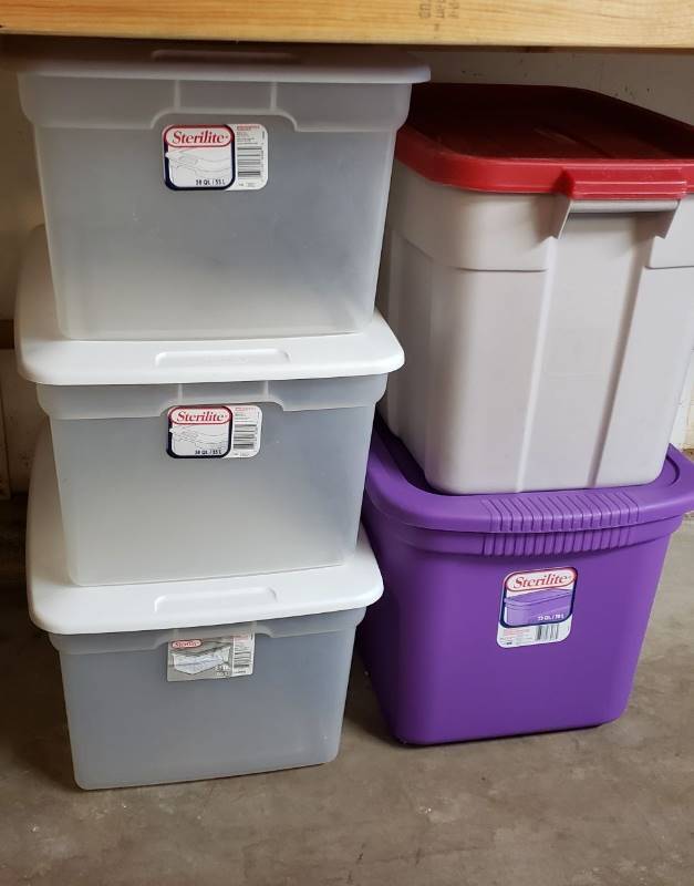 lot 1465 image: Lot of 5 Totes with Lids - (3) 58 qt. Sterilite, (1) 73 qt. Sterilite, & 1 Roughneck Rubbermaid