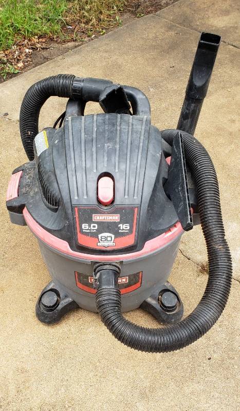 lot 1466 image: Craftsman 16 Gal. Shop Vacuum - works