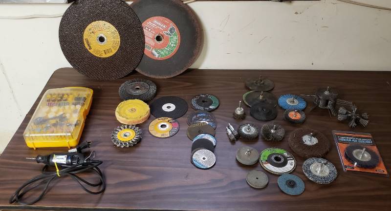 lot 1472 image: Lot of Dremel with Tool Bits, Cut off Blades, Wire Brushes for drills, and Material Removal Brushes