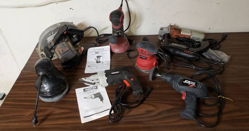 lot 1477 image: Lot of Corded Power Tools