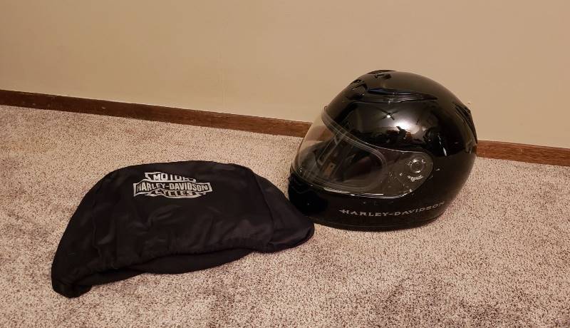lot 1524 image: Harley-Davidson Helmet XXL with Cover