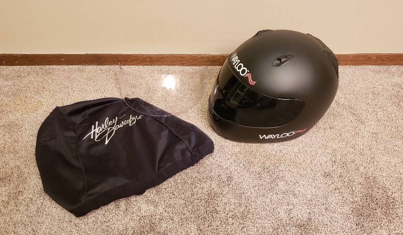 lot 1525 image: Wayloo WMH2 Matte Helmet with Harley-Davidson Helmet Bag