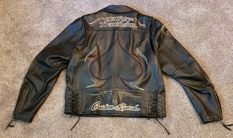 lot 1529 image: Harley-Davidson Leather XL Jacket - All zipper work